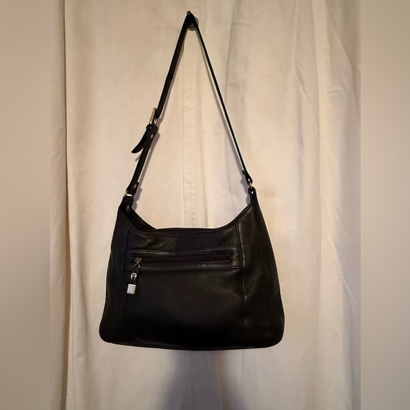 Vintage Etienne Aigner Black Leather Shoulder Bag VGUC Brushed Brass Hardware - Picture 3 of 13